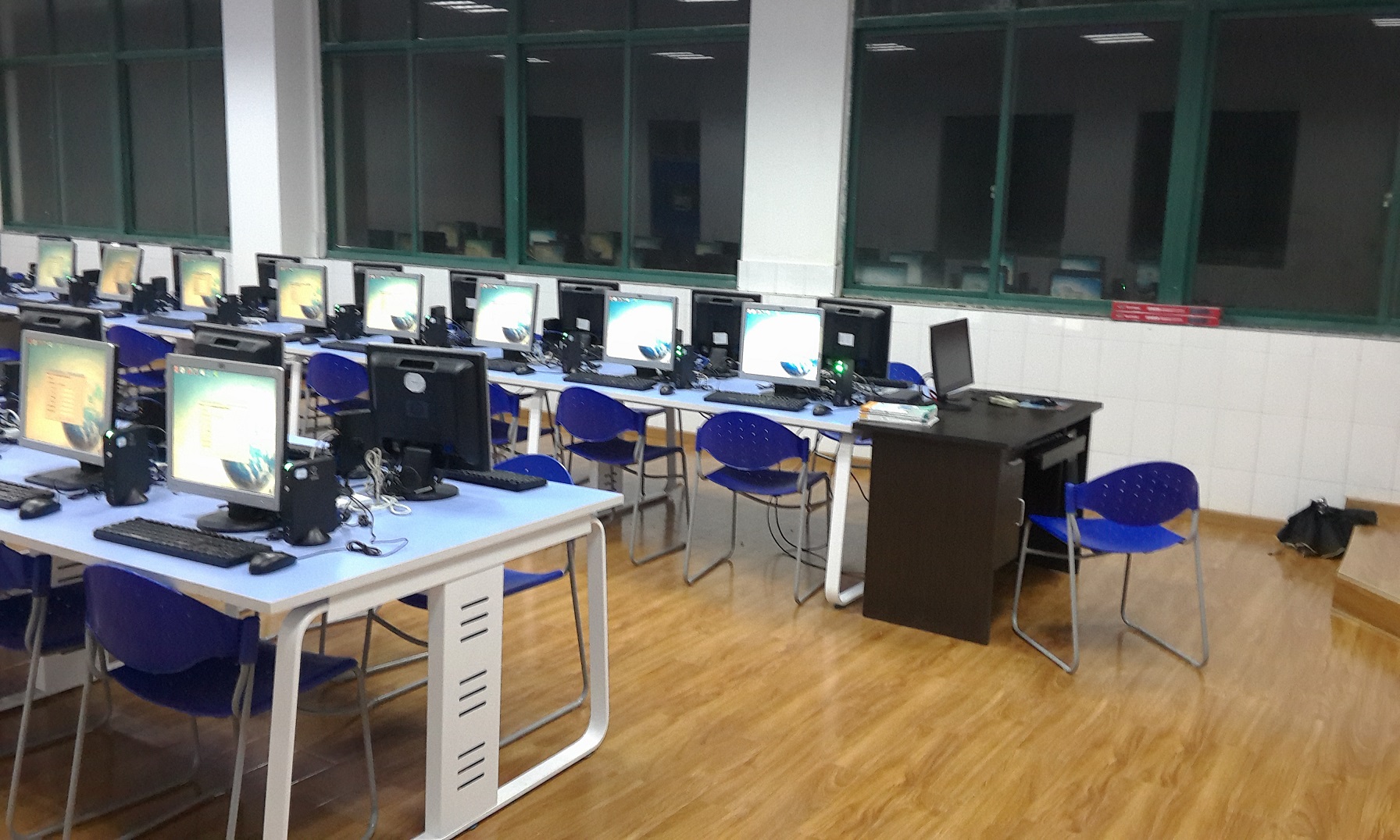 簡約高效云終端 行知職業技術學校的網絡化教學新模式